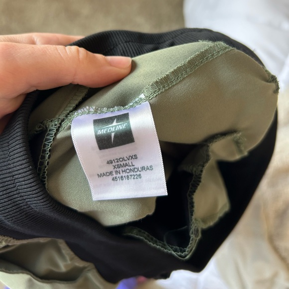 Olive Green Cargo Scrub Pants - Picture 4 of 4